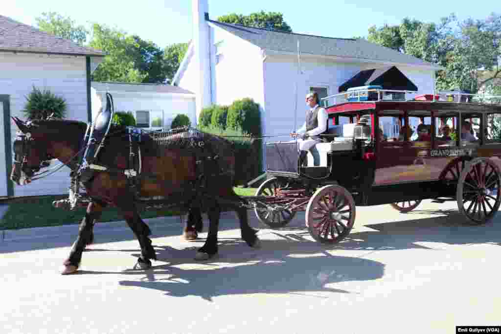 Grand Hotel Mackinac adasında tarixi hotel və sahil istirahət resortudur. Cəmi 93 günə inşa edilən edilən bu hotel 1887-ci il iyulun 10-da istifadəyə verilib. Emil Quliyev - VOA