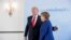 Tổng thống Mỹ Donald Trump và Thủ tướng Đức Angela Merkel chụp ảnh chung trước cuộc họp song phương ngày 6/7/2017 tại Hamburg, Đức.