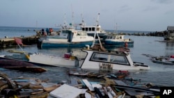 ARCHIVO - Barcos dañados por el huracán Beryl en Bridgetown Fisheries, Barbados, el 2 de julio de 2024. (AP Foto/Ricardo Mazalan, Archivo).