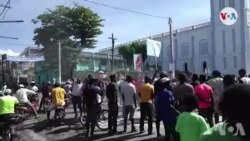 Ayiti: Militan Opozisyon yo Fèmen Plizyè Biwo Leta nan Vil Okay
