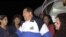 Chávez arribó a territorio venezolano hacia las 10 de la noche, hora local, y al bajar del avión afirmó haber llegado a tiempo para celebrar el día de la madre.