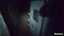 نمایی از تونلی که اسرائیل می‌گوید در زیر بیمارستان شفا در غزه یافته است