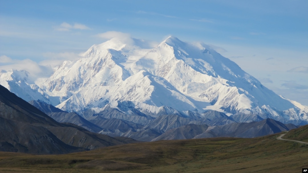 Presiden AS Barack Obama mengganti nama gunung di negara bagian Alaska dari McKinley menjadi "Denali" (foto: dok).