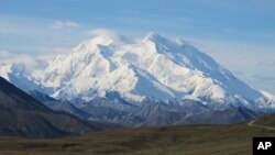 Presiden AS Barack Obama mengganti nama gunung di negara bagian Alaska dari McKinley menjadi "Denali" (foto: dok).