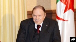 Le président algérien Abdelaziz Bouteflika à Alger, le 15 juin 2015. 