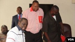 FILE: MDC99 leader Job Sikala (center) rejoined Morgan Tsvangirai's MDC this year saying time has come for the opposition to work as a united front to fight Zanu PF.