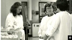 Dr. Mary Ellen Avery, center, working in 1977