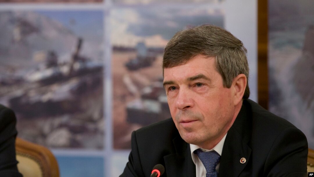Anatoly Isaikin, direktur perdagangan senjata Rusia, Rosoboronexport, memberi keterangan pers di Moskow terkait penjualan senjata ke Suriah (13/2).