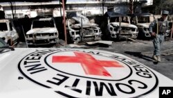 지난 29일 아프가니스탄 잘랄라바다의 적십자 건물 인근에서 벌어진 자살 폭탄 공격 현장.