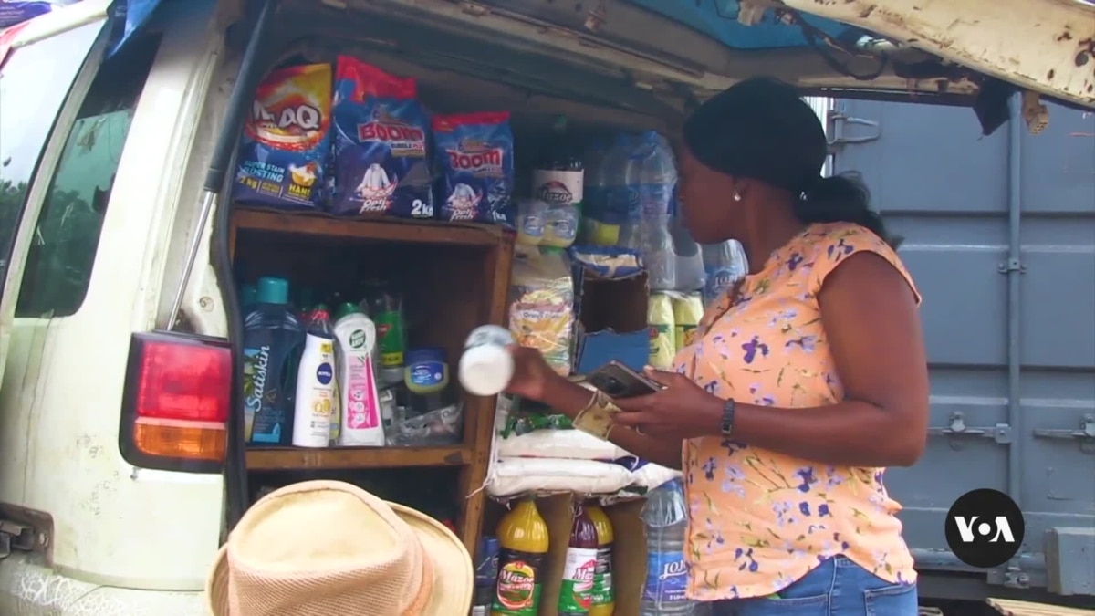 Zimbabweans turn to cheaper informal markets as economy struggles