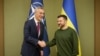 Столтенберг: поток оружия и боеприпасов в Украину увеличится