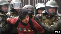 Foto achiv manifestasyon etidyan nan Chili