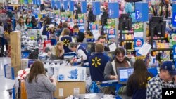 Suasana belanja akhir tahun di toko retail Walmart, Bentonville, Arkansas (Foto: dok).