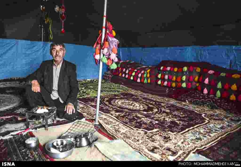 کوچ‌نشینان کرخه ؛ مهر گزارش تصویری دارد از کوچ عشایر به خوزستان. عشایر پاییز و زمستان خود را در مناطق گرمسیری استان خوزستان در غرب کرخه سپری می‌کنند. عکس: محمدمهدی کمال، ایسنا