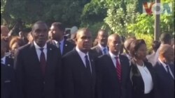 El presidente de Haití, Jovenel Moïse, la primera ministra Martine Moïse y el primer ministro Jean Henry Céant durante una ceremonia conmemorando la batalla de Vertiers