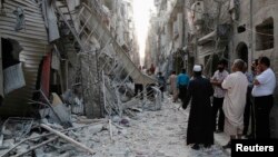 지난 28일 시리아 알레포의 부스탄알카스르 지역이 정부군의 공습으로 파괴된 모습이다.