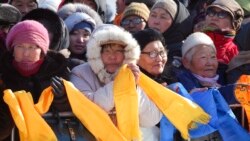 ར་ཤི་ཡའི་ནང་པ་མང་པོ་ཞིག་ནས་སོག་ཡུལ་ལ་༧གོང་ས་མཆོག་གི་གསུང་ཆོས་ཞུ་བར་བཅར་བ།