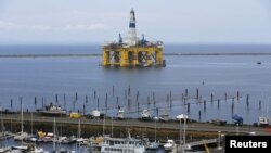 荷兰壳牌石油公司的石油钻井平台 （2015年5月12日资料照片)