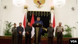 Presiden Susilo Bambang Yudhoyono memberikan keterangan pers soal Perseteruan KPK dan Polri di Istana Negara. (VOA/A. Waluyo).