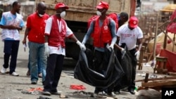 Ma'aikatan Agajin Gaggawa na Red Cross.