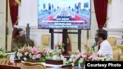 Presiden Jokowi wacanakan opsi penggabungan BUMN Pariwisata dan Penerbangan dalam Rapat Terbatas, di Istana Merdeka, Jakarta, Kamis (6/8) (Setpres RI).