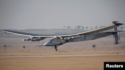 El avión Solar Impulse 2 llegó a El Cairo, Egipto, el miércoles, 13 de julio de 2016.
