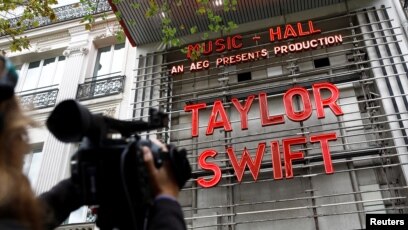 Taylor Swift Fans Descend On Paris For City Of Lover Concert