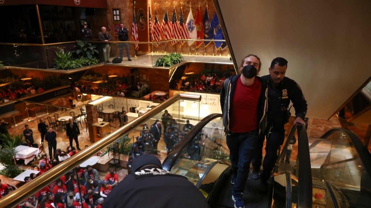 Demonstruesit hebrenj  protestë në  Trump Tower 