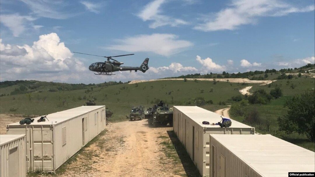 Pripadnici vojne policije američke kopnene vojske u Evropi (USAREUR) u zajedničkoj vežbi "Obazrivi vuk 19" sa bataljonom vojne policije Vojske Srbije na poligonu Borovac i strelištu Medja u bazi Jug pored Bujanovca, Bujanovac, maj 2019. (Foto: Ambasada SAD)