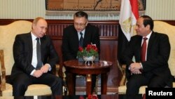Ruski predsednik Putin sa egipatskim predsednikom al Sisijem, Kairo, 9. februar 2015.
