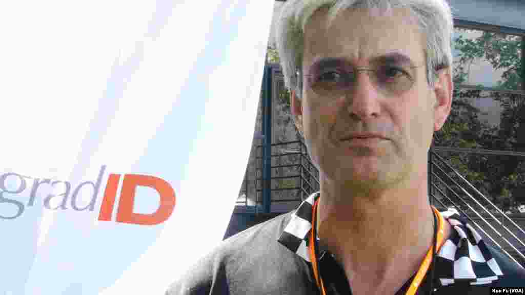 艺术中心设计学院工业设计主任奥格登