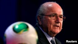 Presiden FIFA Sepp Blatter menyatakan tidak akan membatalkan Piala Konfederasi di Brazil, meskipun protes makin meluas (foto: dok).