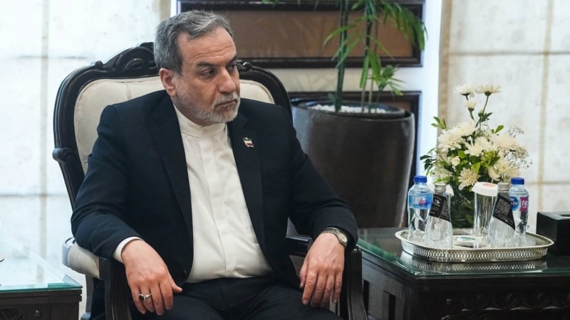 عراقچی با مقامات پاکستان تماس گرفت