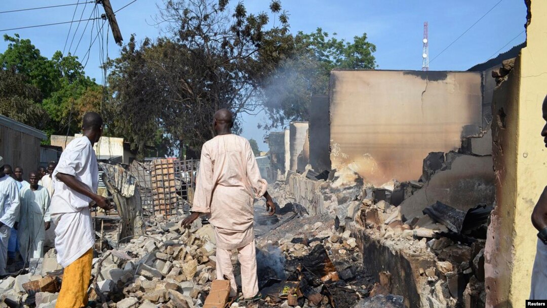 Reruntuhan bangunan akibat sebuah serangan kelompok militan Boko Haram di Nigeria (foto: dok).
