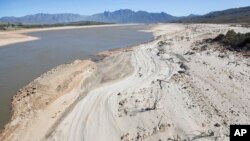 Bendungan "Theewaterskloof" sumber utama pasokan air di Cape Town, Afrika Selatan (foto: dok). 