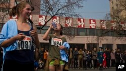 지난 2014년 4월 북한에서 열린 평양 국제마라톤 대회에 참가한 외국인들. (자료사진)