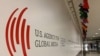 El logotipo de la Agencia de los Estados Unidos para los Medios Globales en Voice of America, en Washington, el 22 de noviembre de 2019.