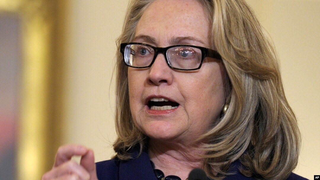 Bà Clinton nói chuyện về tình hình ở Algeria trong một cuộc họp báo chung với Bộ trưởng Ngoại giao Nhật tại Bộ Ngoại giao Hoa Kỳ ở Washington, 18/1/2013. 