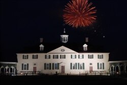 Fireworks display at Mount Vernon, Alexandria, Virginia, June 27, 2020, to honor America’s Independence Day on July 4th. (Deborah  Block/VOA)