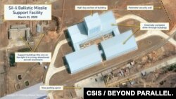 미 전략국제문제연구소(CSIS)가 5일, 북한 평양 순안국제공항 인근 신리에 새로운 탄도미사일 지원 시설이 완공을 앞두고 있다며 공개한 위성사진. 지난 3월 21일 촬영했다. 사진 출처: CSIS / BEYOND PARALLEL.