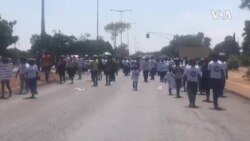 Ukutshengisela Okwenzakale eHarare Abantu Besola Izijeziso Zenotho