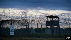资料照 - 戒备森严的美国设在古巴的关塔纳摩湾拘留设施。