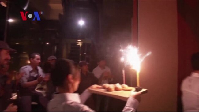 Shanghai Restaurant Pairs High-tech Special Effects With Unique Food Experience