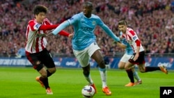 Yaya Toure na Manchester City da kwallo