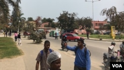 Motoqueiros protestam contra polícia em Benguela