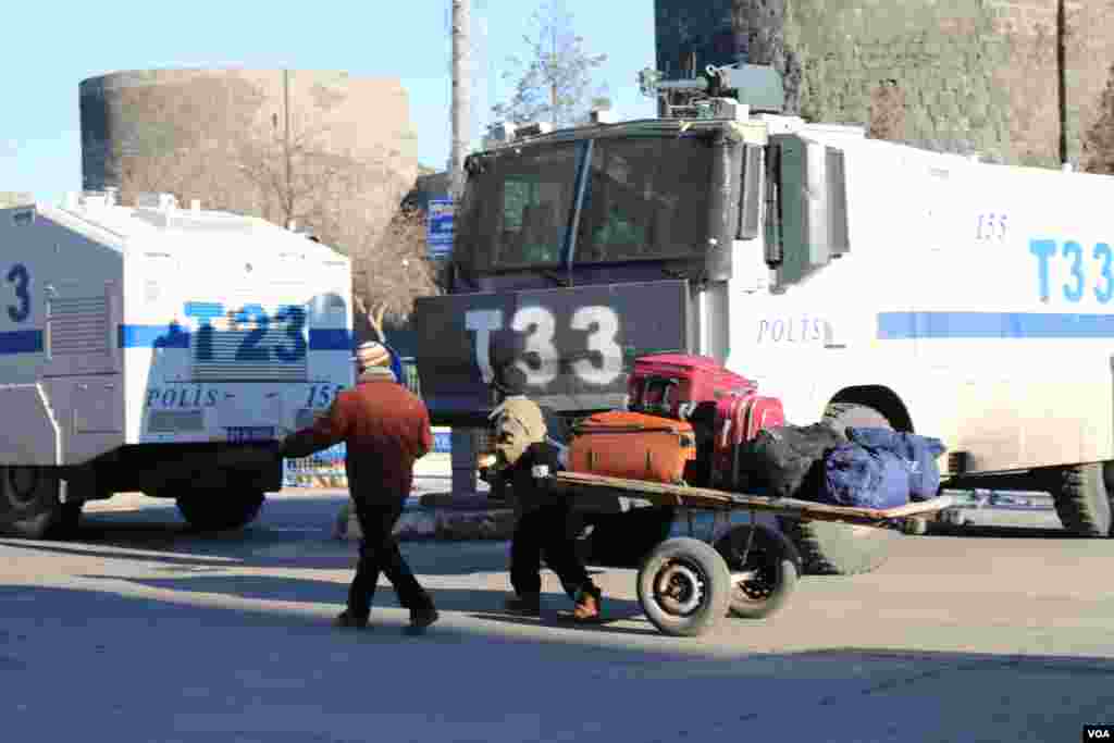 Residents living Sur district in Diyarbakir after the curfew was expanded