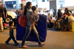 Miles de migrantes venezolanos, sobre todo residentes en Colombia y Brasil, han decido regresar a país tras perder sus empleos o verse afectados por los cierres debido al coronavirus.
