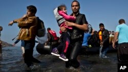 Refugiados sirios llegan a Lesbos, Grecia. El secretario general de la ONU, Antonio Guterres, dijo en Addis Abeba, Etiopía, el lunes, 30 de enero, de 2017, que es "absolutamente esencial garantizar" la protección de los refugiados.