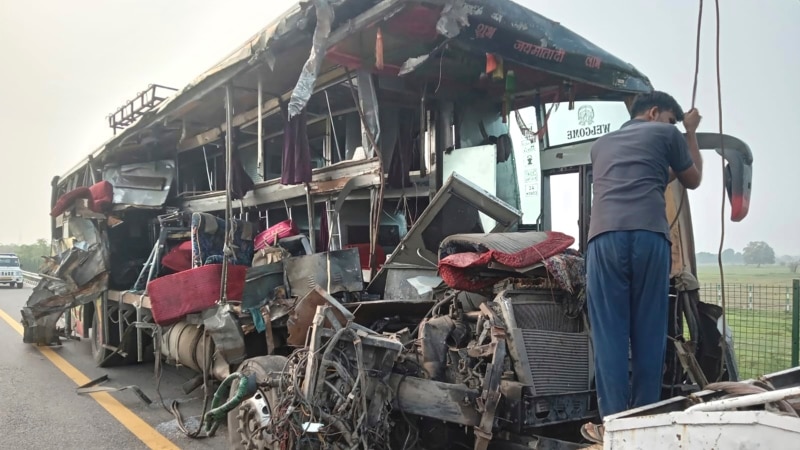 At least 18 dead after India bus crash
