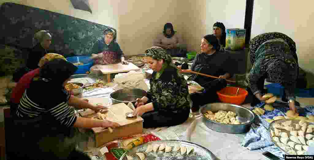 Kurdish mothers cooking